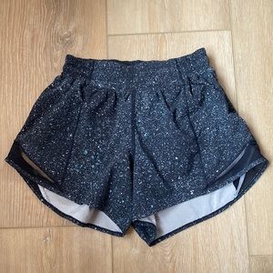 Lululemon Hotty Hot Short